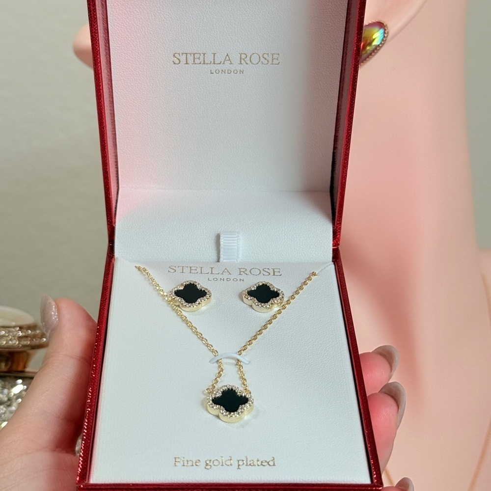 Gold Plated Black Enamel Elegant SET - Picture 3 of 7